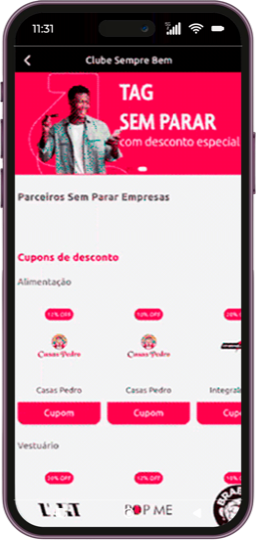 Celular com o app Clube Sempre-Bem aberto